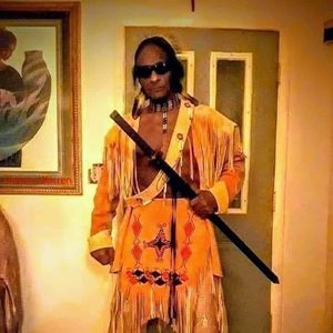 Meet your Posher, Dennis